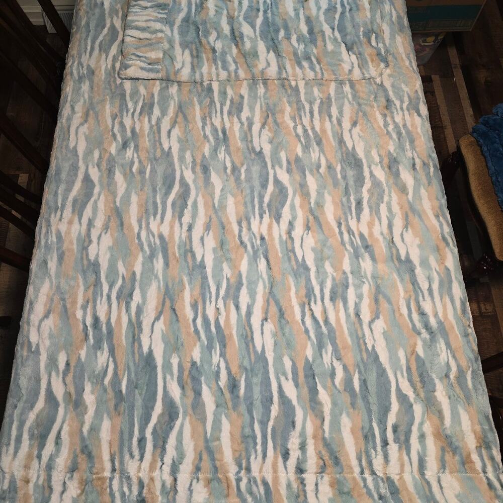 Sew Sweet Minky Design Himilayian Raindrop Large Adult size blanket & pillowcase